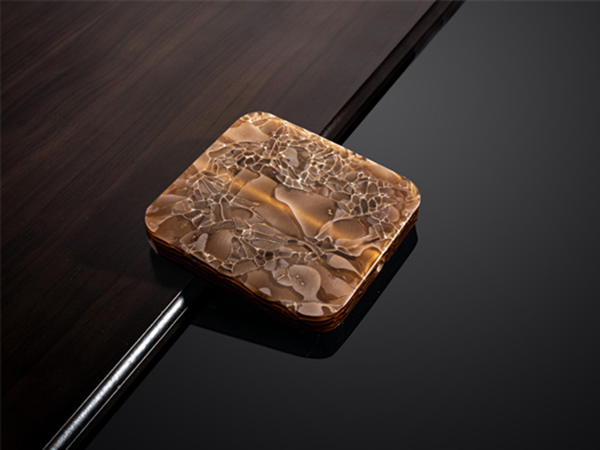 咖色（sè）玉石掛片（piàn）